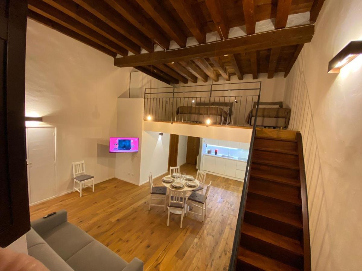Signoria Flat 5* Centro Storico Apartment